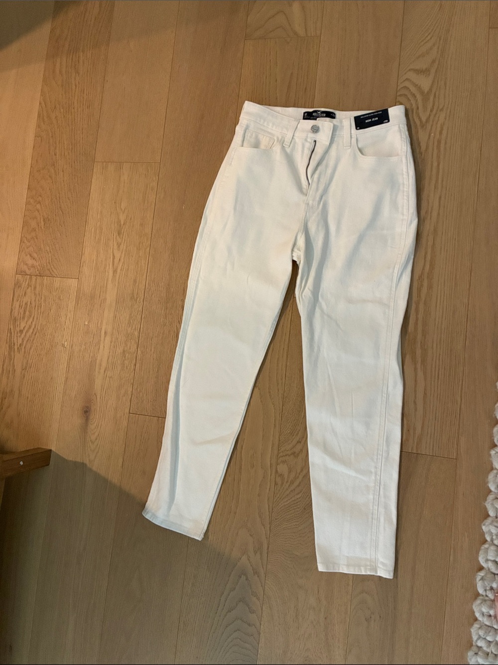 Hollister white mom Jeans new with tags